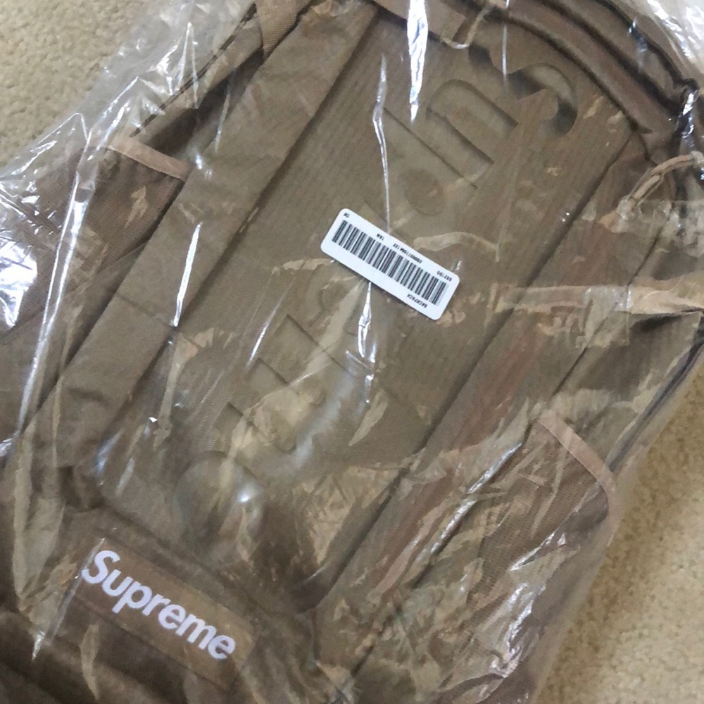 NWT Supreme Tan Backpack - Picture 6 of 9